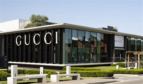 outlet gucci loreto marche